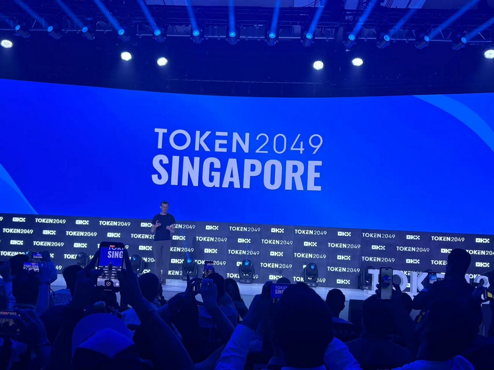 Vitalik Buterin在TOKEN2049演讲：加密行业已进入成熟期，未来这些方向令人兴奋