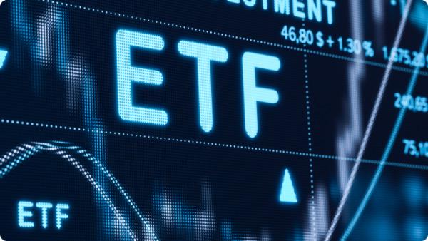 The latest "battle" of crypto ETFs: 12 institutions invested $15.8 billion, BlackRock attracted more than 90% of the funds, and many ETFs fell behind