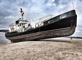 A review of major stablecoin de-pegging events over the past five years: a triple test of mechanism, trust, and regulation.