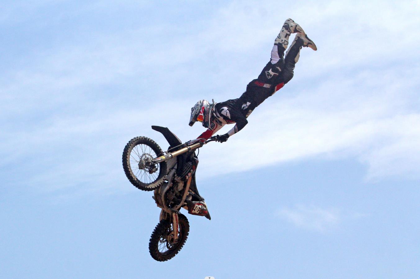 长夜漫漫，韬光养晦 ｜ WTR 7.25